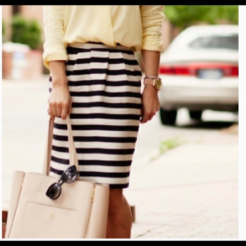 NEW Banana Republic striped Tulip pleaded front pencil skirt black ivory 4